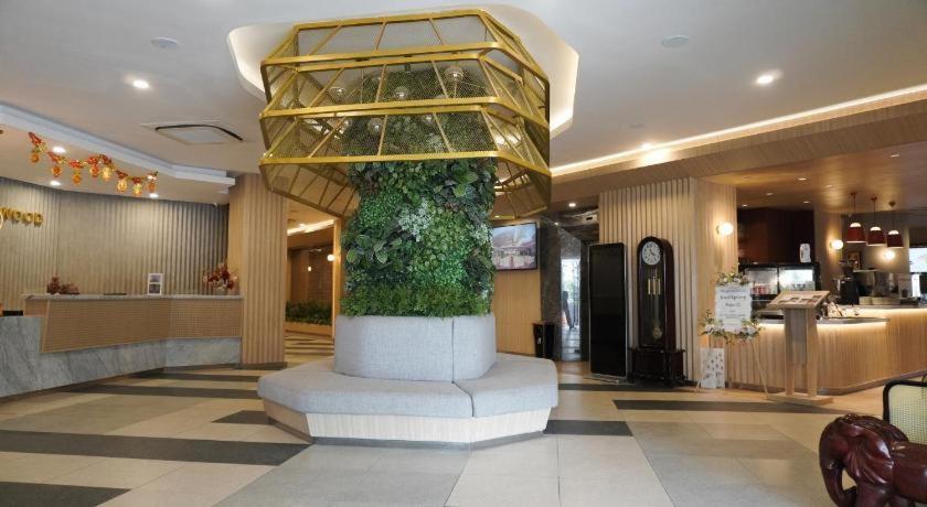 New Hollywood Hotel Pekanbaru Ngoại thất bức ảnh