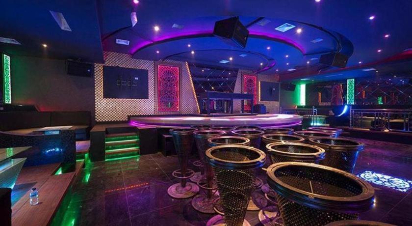 New Hollywood Hotel Pekanbaru Ngoại thất bức ảnh