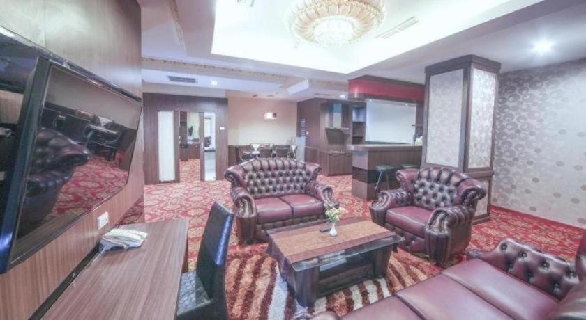 New Hollywood Hotel Pekanbaru Ngoại thất bức ảnh