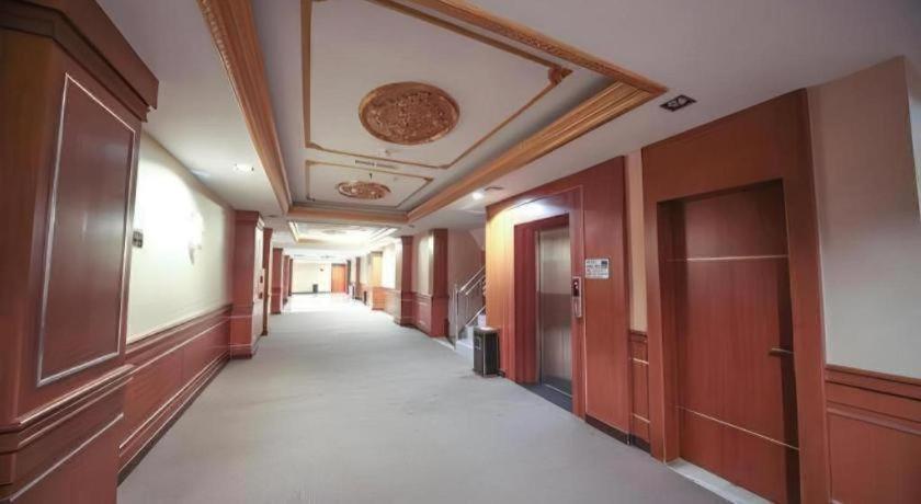 New Hollywood Hotel Pekanbaru Ngoại thất bức ảnh