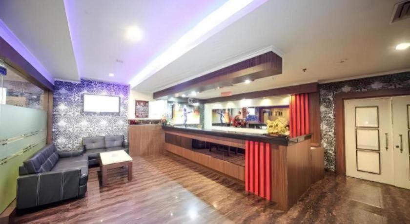 New Hollywood Hotel Pekanbaru Ngoại thất bức ảnh