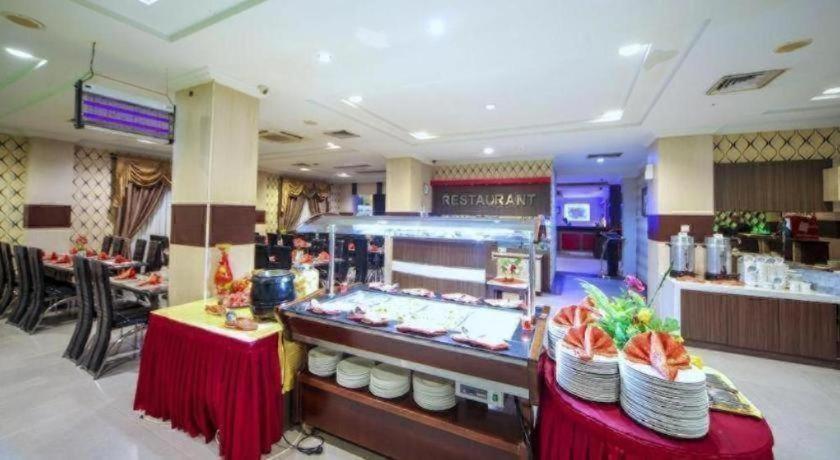New Hollywood Hotel Pekanbaru Ngoại thất bức ảnh